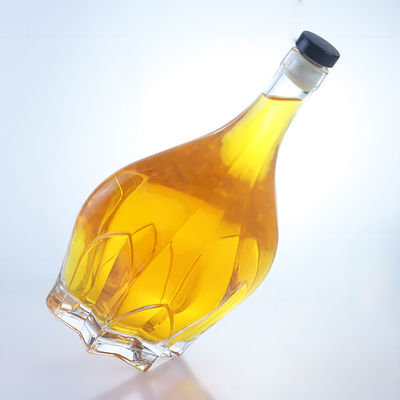 Bouteille à alcool à vis de verre à vis en relief pour whisky vodka tequila gin rum