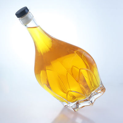 Bouteille à alcool à vis de verre à vis en relief pour whisky vodka tequila gin rum
