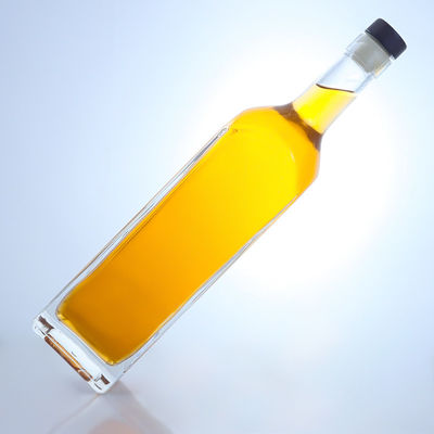 Bouteille en verre super-flinte de forme carrée en couleur claire pour la vodka, le whisky et le tequila gin