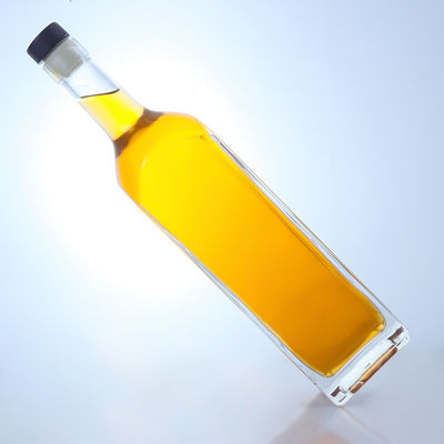 Bouteille en verre super-flinte de forme carrée en couleur claire pour la vodka, le whisky et le tequila gin