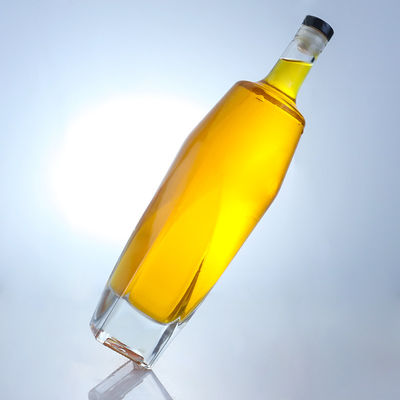 Matériau du corps Verre Forme carrée Rhum Vodka Whisky Tequila Gin Bouteille avec liège