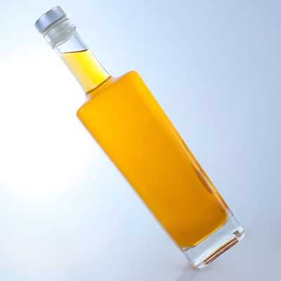 750 ml bouteille de verre en forme de forme personnalisée pour les spiritueux pour le cognac Vodka Whisky haut de liège en forme carrée