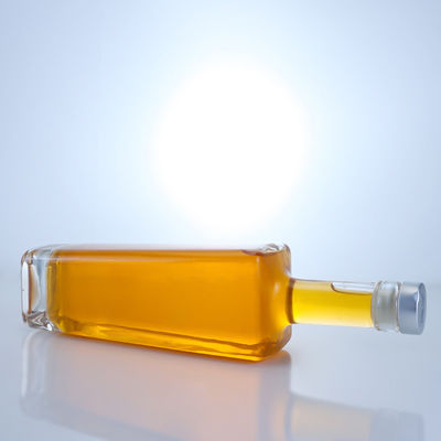 750 ml bouteille de verre en forme de forme personnalisée pour les spiritueux pour le cognac Vodka Whisky haut de liège en forme carrée