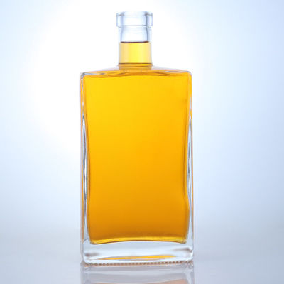 Bouteille en verre de 750 ml pour Gin Rum Brandy Forme personnalisée et matériau de base du bouchon de liège