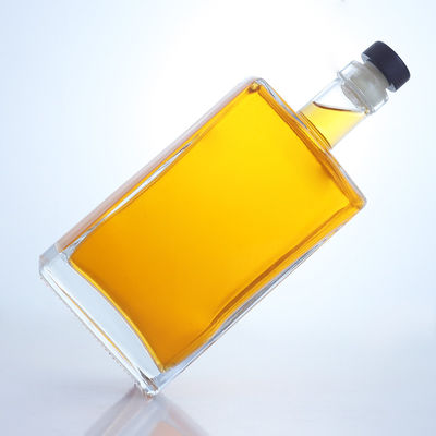 Bouteille en verre de 750 ml pour Gin Rum Brandy Forme personnalisée et matériau de base du bouchon de liège