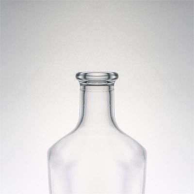 700 ml Bouteille en verre carré pour logo personnalisé Acceptable Vodka Spiritueux Liquor Rum