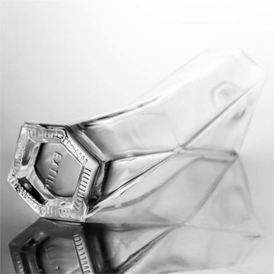 750 ml Logo personnalisé Acceptable Bouteille de verre moulu clair pour le gin Whiskey Vodka Liquor