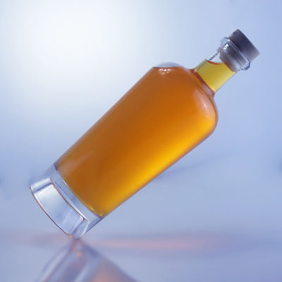 Bouteille en verre de 750 ml avec bouchon de liqueur et capuchon personnalisé
