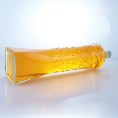 Bouteille en verre pour alcool industriel à la forme unique et au matériau en relief de super-frit