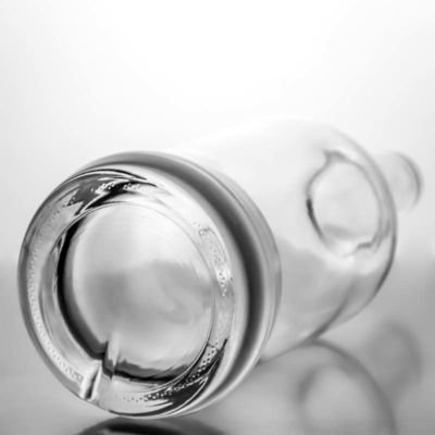 Collier en verre à logo personnalisé Bouteille ronde d'alcool de 700 ml pour vodka brandy whisky et plus