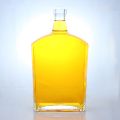 Super Flint Glass Flat Square Rum Vodka Whisky Tequila Bouteille de gin avec du produit de liège