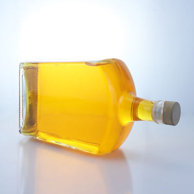 Super Flint Glass Flat Square Rum Vodka Whisky Tequila Bouteille de gin avec du produit de liège