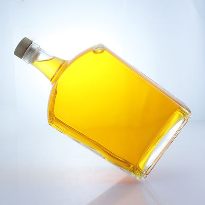 Super Flint Glass Flat Square Rum Vodka Whisky Tequila Bouteille de gin avec du produit de liège