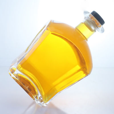 Collier en verre Matériau Forme carrée Whisky Vodka Tequila Brandy Gin Rum Bouteille avec liège