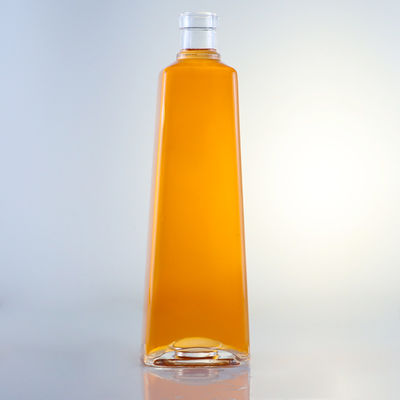 Bouteille en verre de gin avec couvercle faite de matériau de super silex