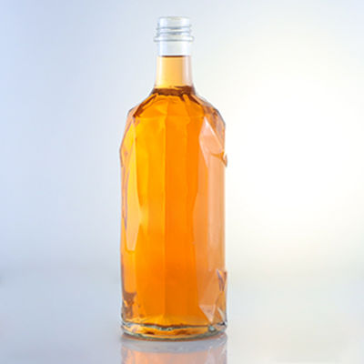 Super Flint Glass Design personnalisé Rhum Vodka Whisky Tequila Bouteille de gin avec couvercle