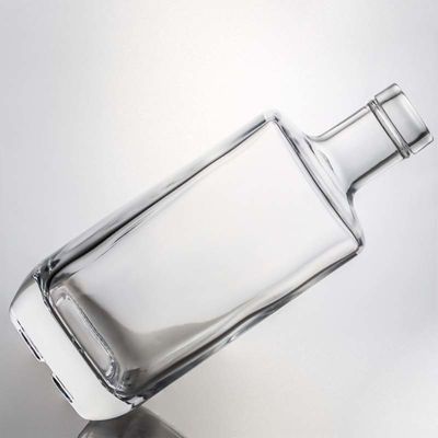 Bouteille d'alcool en verre carré élégante 700 ml 750 ml pour whisky vodka Gin Collier Matériau verre