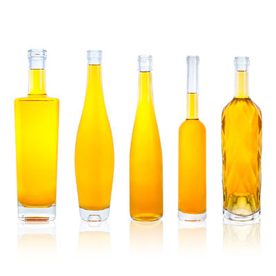 Matériau de base Verre à cou élevé Vodka Whisky Gin Rum Bouteille 500 ml 700 ml 1000 ml avec plafond à vis