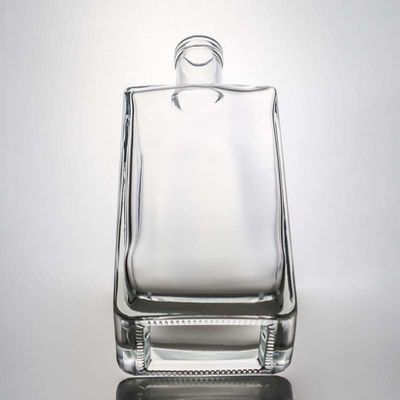 Matériau du collier verre 700ml Bouteille de verre Super Flint Carré pour vodka Gin Rum Whisky