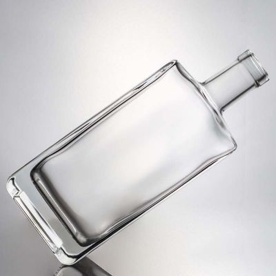Matériau du collier verre 700ml Bouteille de verre Super Flint Carré pour vodka Gin Rum Whisky