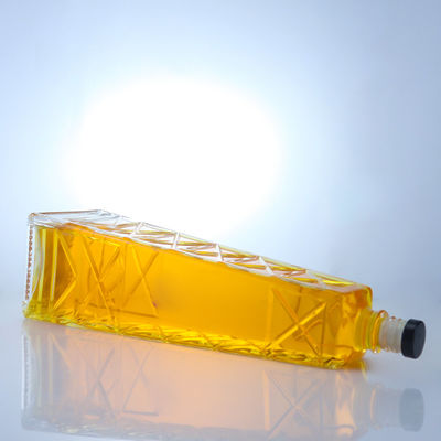 Bouteille en verre de whisky avec bouchon à vis