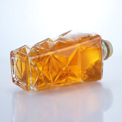 Une bouteille en verre de 800 ml pour la bière Gin Rum Champagne Brandy Whisky Clear Flint