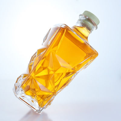 Une bouteille en verre de 800 ml pour la bière Gin Rum Champagne Brandy Whisky Clear Flint