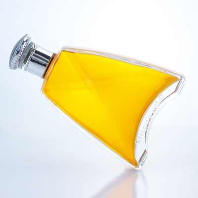 Matériau de la carrosserie: verre 700 ml, bouteille de flint clair pour le gin, le rhum et le whisky de champagne