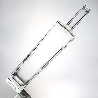 Matériau du corps Bouteille de whisky en forme carrée de verre de 1000 ml avec du silex et du liège