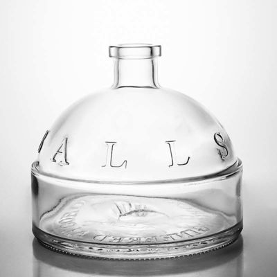 Bouteille en verre de forme personnalisée de 700 ml de liqueur de verre pour le champagne au gin rum