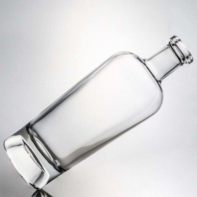 Logo personnalisé 700ml 1000ml Gin clair Flint Rum Champagne Liquor Bouteille en verre avec liège