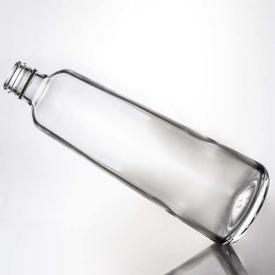 Bouteille en verre clair pour le gin, le rhum, la vodka et le whisky 580ml 1000ml