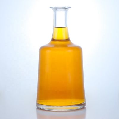 Manipulation de surface Estampage à chaud Bouteille en verre avec liège pour vodka Gin rhum Whisky