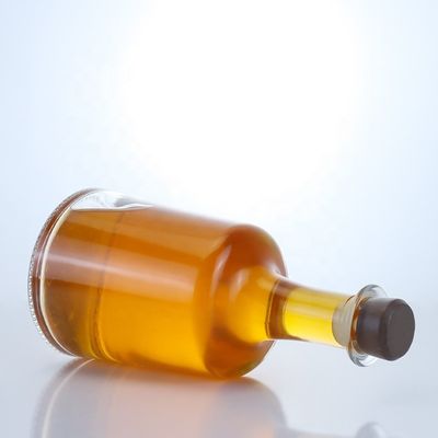 Manipulation de surface Estampage à chaud Bouteille en verre avec liège pour vodka Gin rhum Whisky