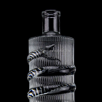 Bouteille en verre en relief de luxe 750 ml 1000 ml Gin clair à la chaux Rum Champagne Tequila Bouteille de whisky au liège