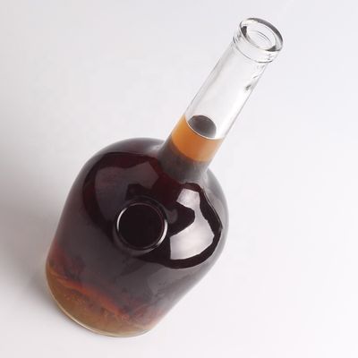 Bouteilles en verre de silex à fond épais et à cou long sur mesure pour la vodka, le gin, le rhum et le champagne