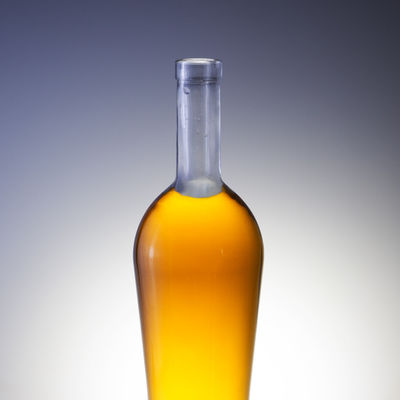 Bouteille en verre personnalisée de 750 ml Poids Matériau de base verre 500 ml Bouteille en verre pour le whisky