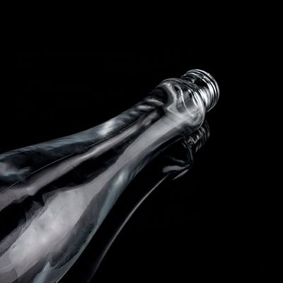750 ml 75 cl Super Flint Teardrop en forme de rhum Vodka Whisky Bouteille en verre avec collier en verre