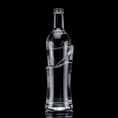 750 ml bouteille de verre Super Flint avec bouchon à vis pour VODKA personnalisé en relief
