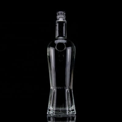 Bouteille vide en verre sculptée 500 ml 750 ml pour les spiritueux distillés de haute qualité